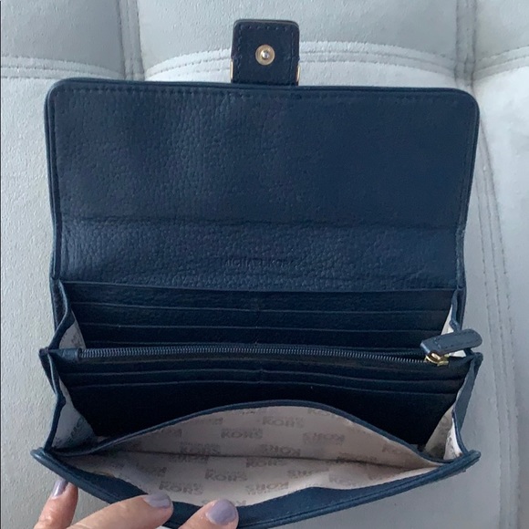 Michael Kors Used Wallet - Picture 3 of 10